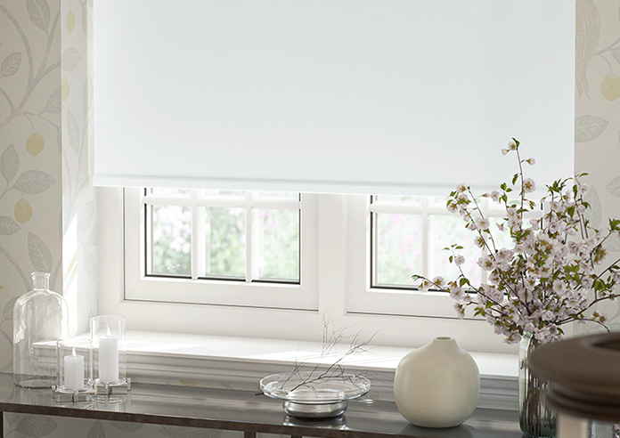 Trinity (FR Blackout), Silk White - Twist&Fit Roller Blind - Image 5